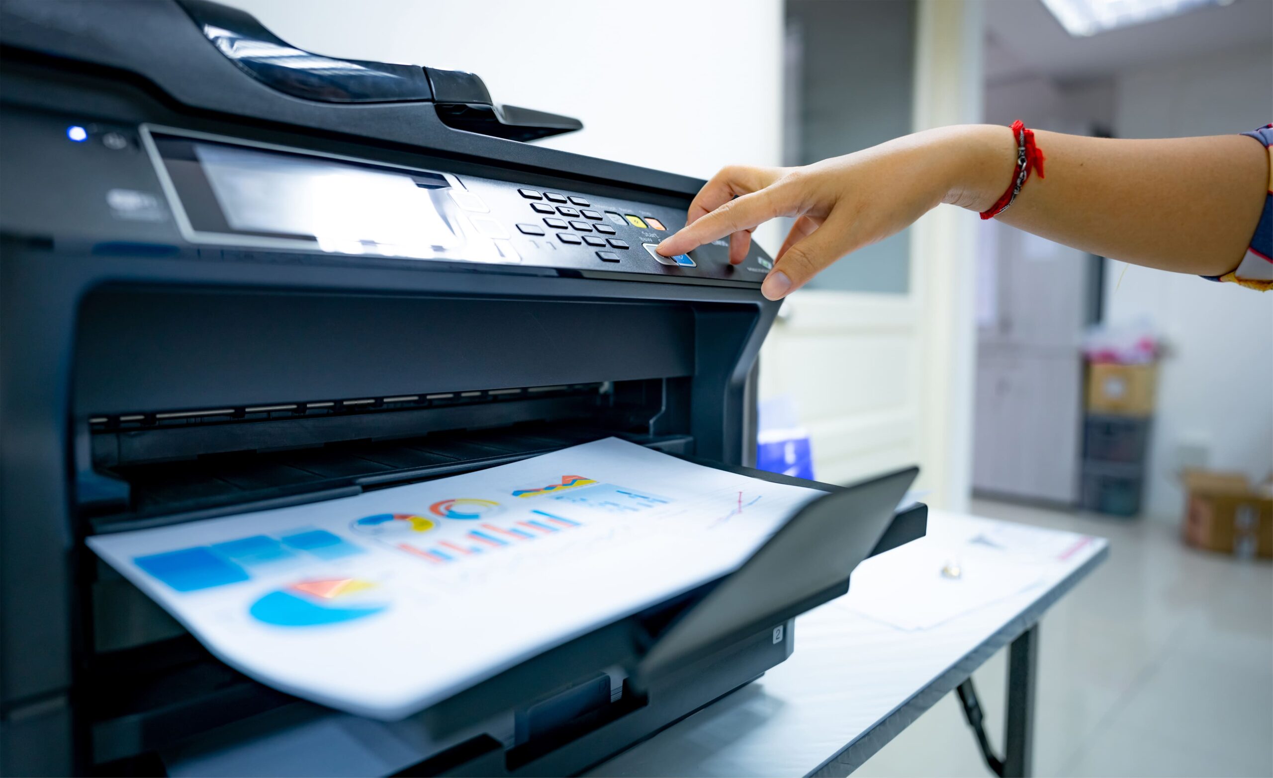 Photo d'une imprimante pour mettre en avant nos services de création de supports print.